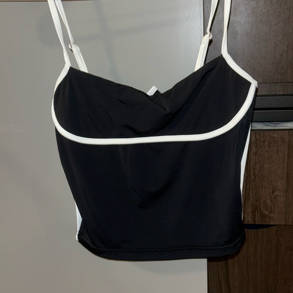 princess polly black tank/crop top with white lining/straps. NWT. Size 2
